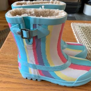 Girls Ugg fur lined rain boots. Size 1